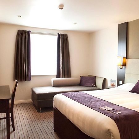 Premier Inn Birmingham City Centre Broad Street Екстериор снимка