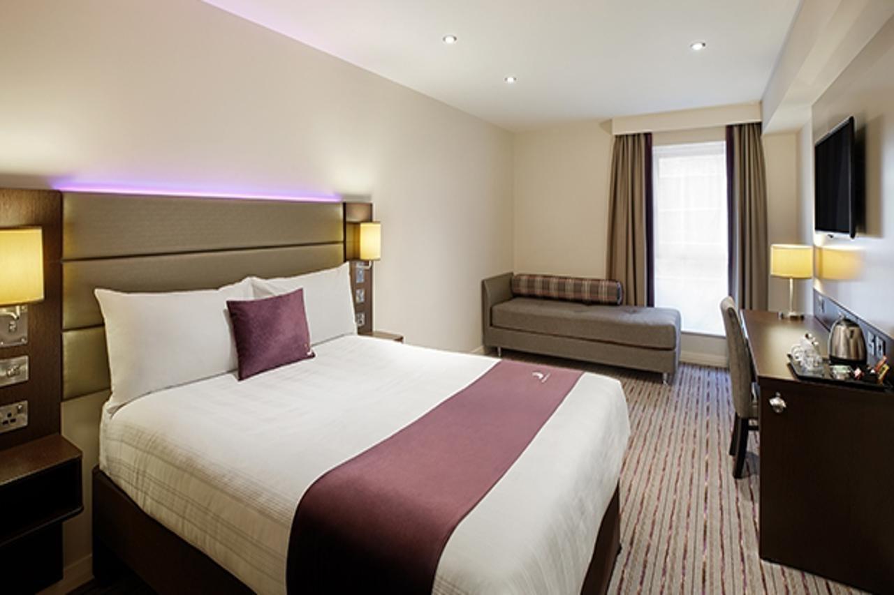 Premier Inn Birmingham City Centre Broad Street Екстериор снимка