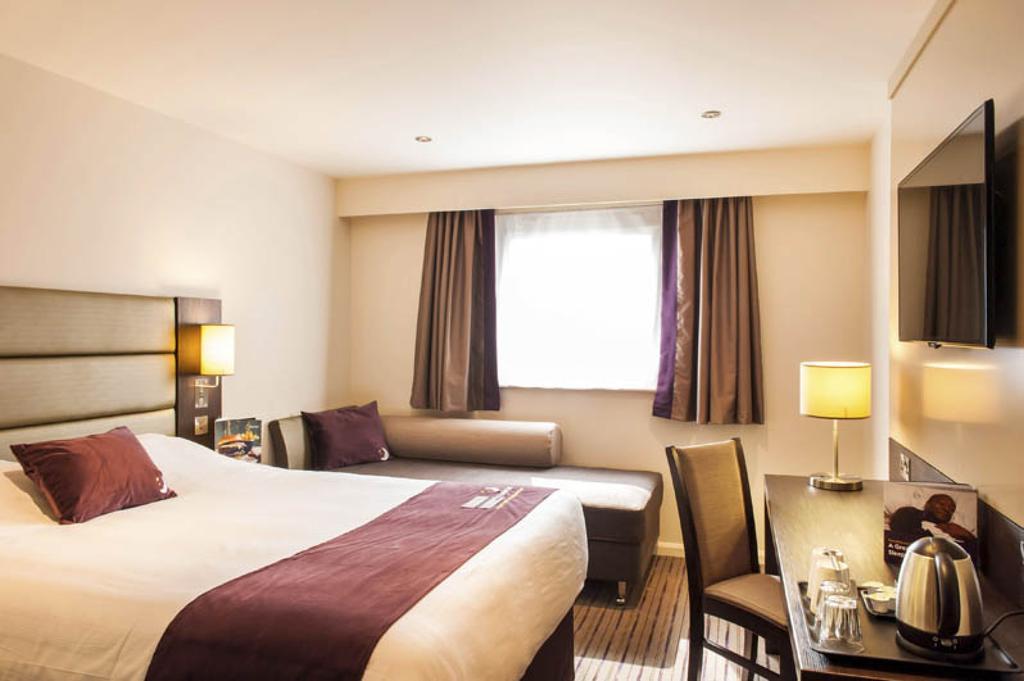 Premier Inn Birmingham City Centre Broad Street Екстериор снимка