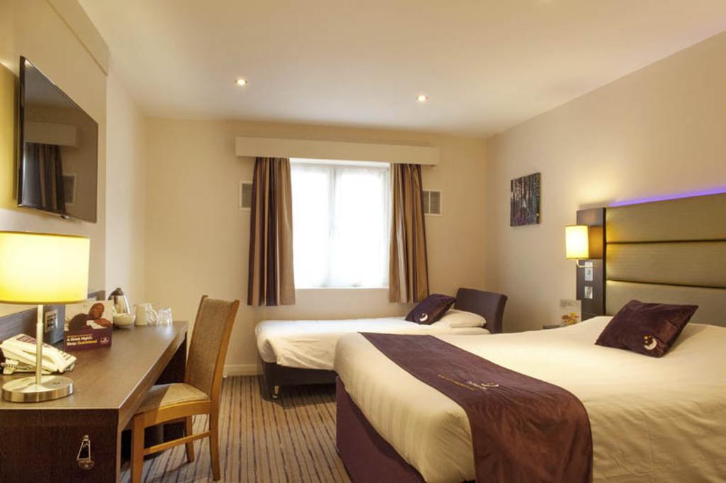 Premier Inn Birmingham City Centre Broad Street Екстериор снимка