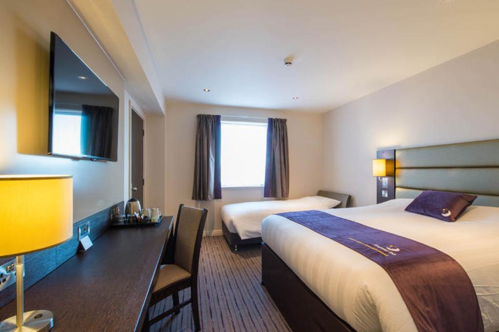 Premier Inn Birmingham City Centre Broad Street Екстериор снимка