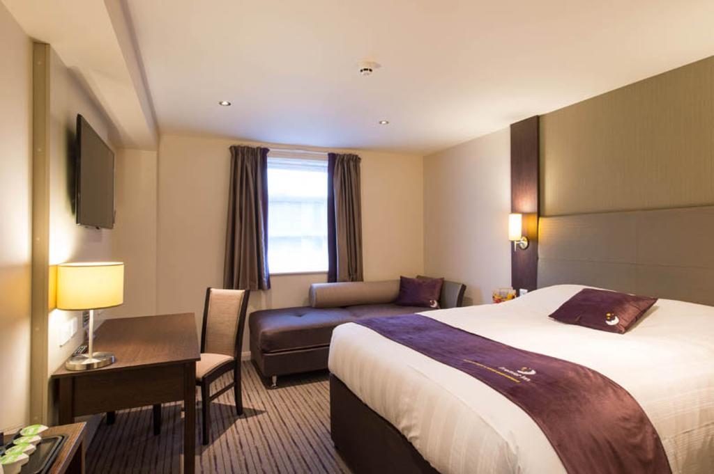 Premier Inn Birmingham City Centre Broad Street Екстериор снимка