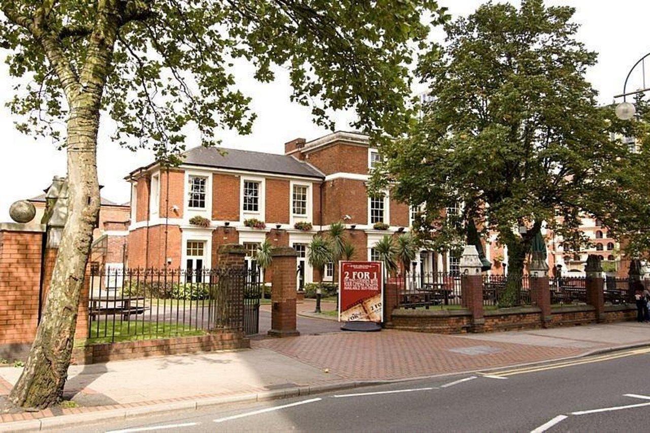 Premier Inn Birmingham City Centre Broad Street Екстериор снимка