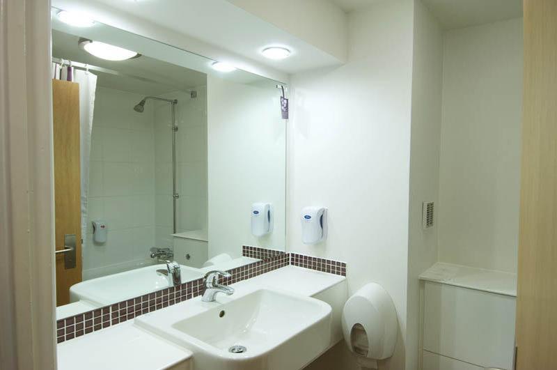 Premier Inn Birmingham City Centre Broad Street Екстериор снимка