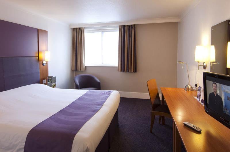 Premier Inn Birmingham City Centre Broad Street Екстериор снимка
