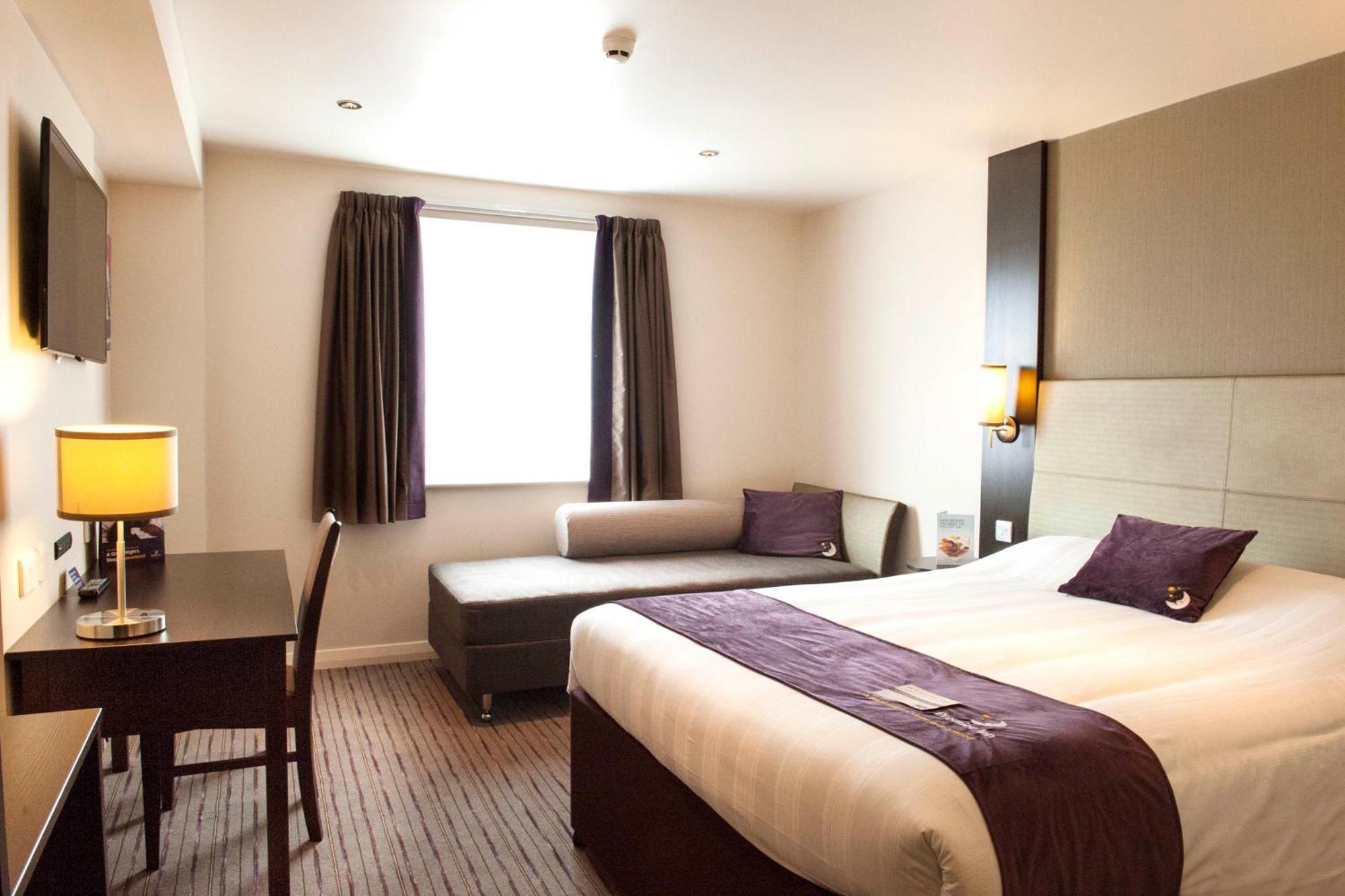 Premier Inn Birmingham City Centre Broad Street Екстериор снимка